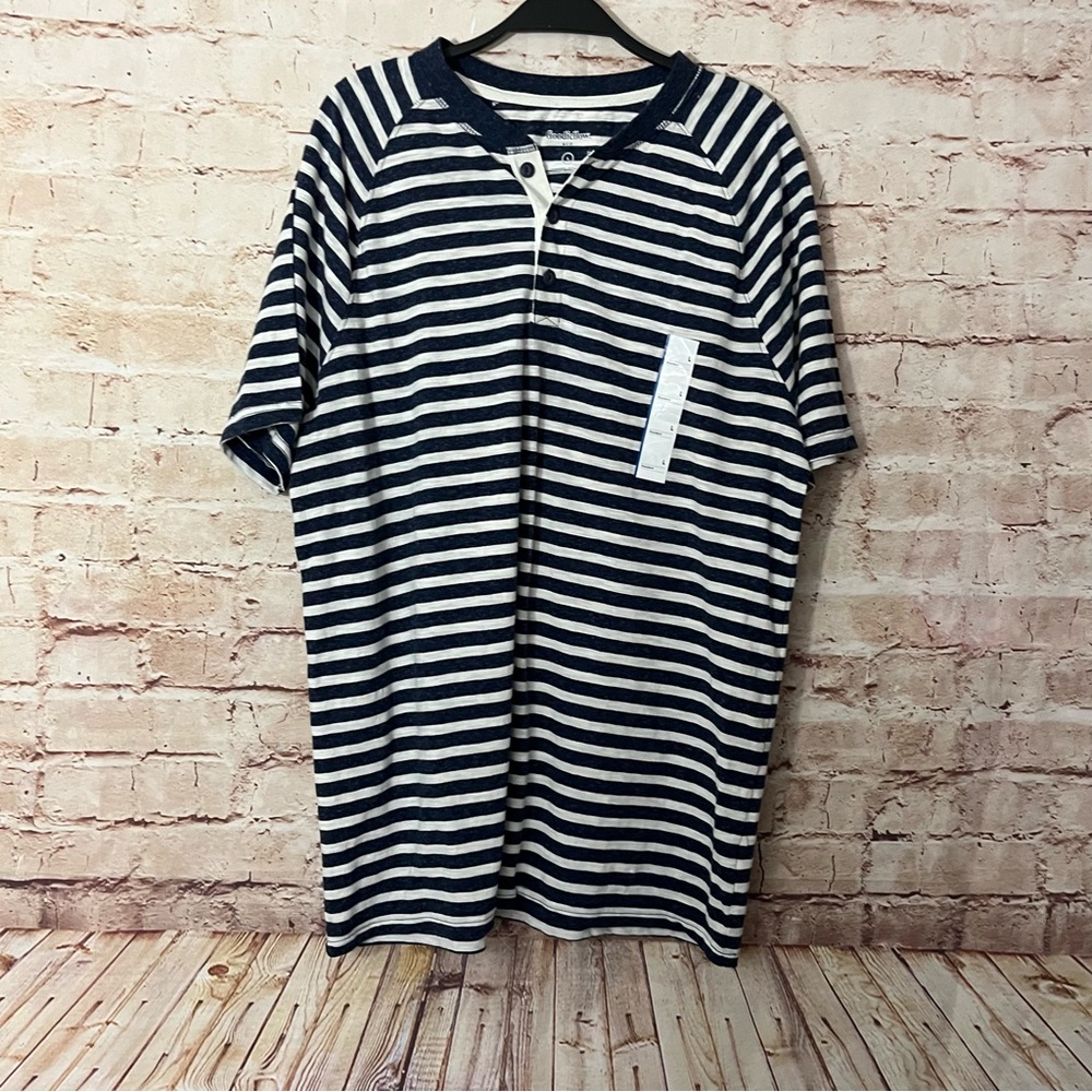 GoodFellow Inc navy white striped nautical shirt sleeve Tshirt size large